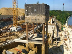 de werf in Vroenhoven met de bunker, augustus 2009